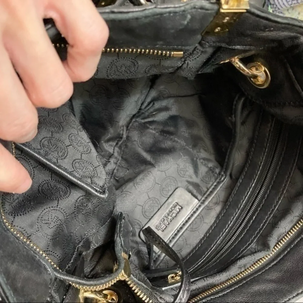 Michael kors black leather quilted bag